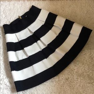 A-Line Boutique Bandage Skirt. Navy and White.